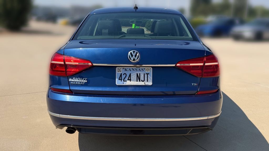 Used 2016 Volkswagen Passat 1.8T R-Line FWD image 4