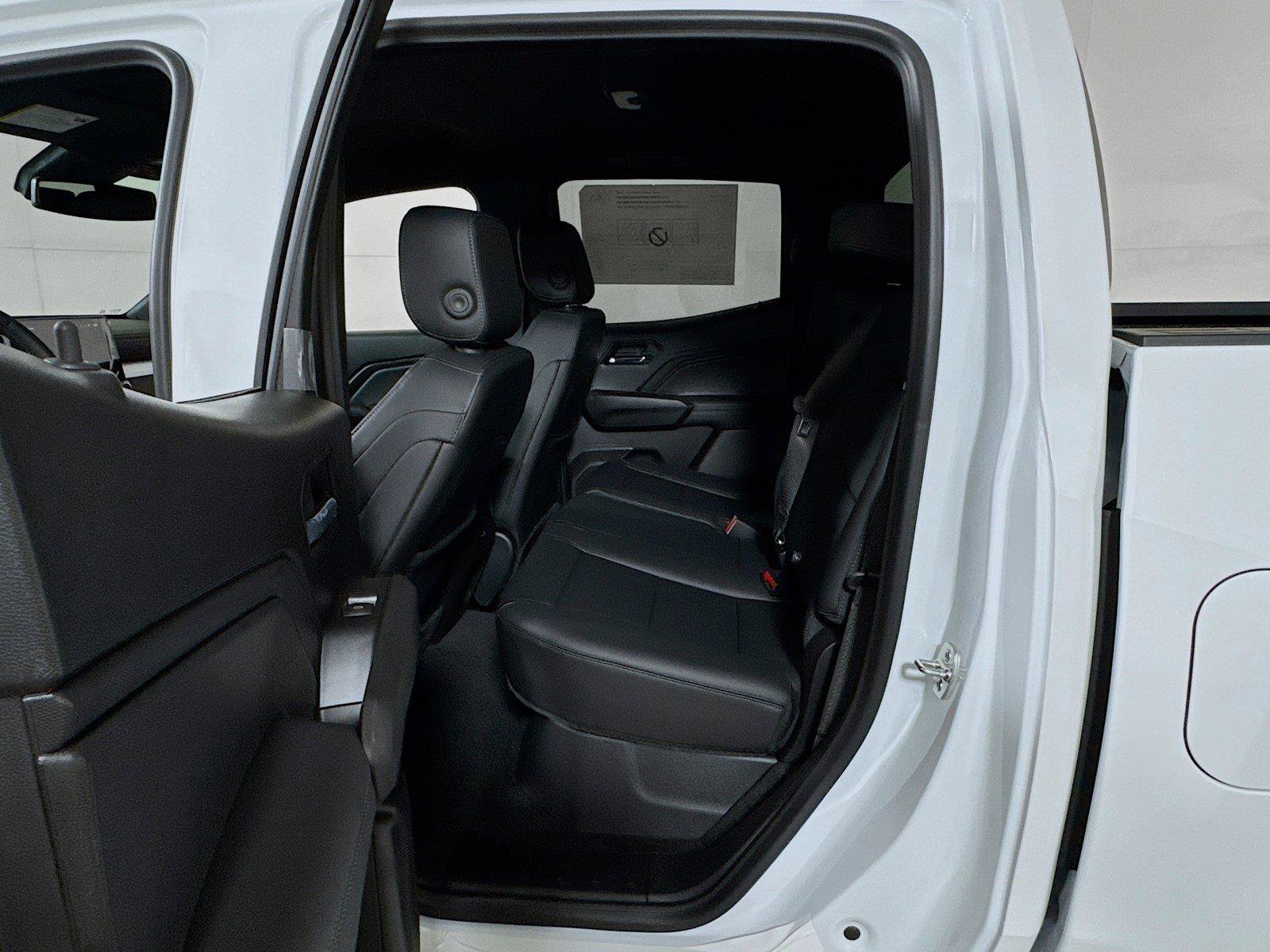 New 2026 Chevrolet Colorado LT RWD image 13
