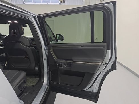 Used 2024 Rivian R1S Adventure AWD/4WD image 19