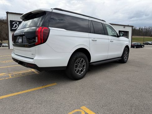 Used 2025 Ford Expedition Max Active AWD/4WD image 5