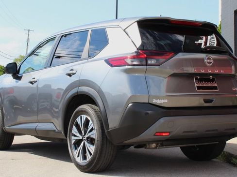 Used 2023 Nissan Rogue SV FWD image 8