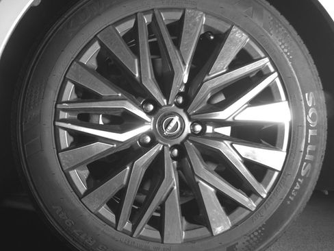 Used 2025 Nissan Altima 2.5 SV image 9