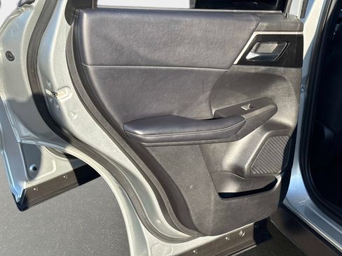 Used 2024 Mitsubishi Outlander SE image 15