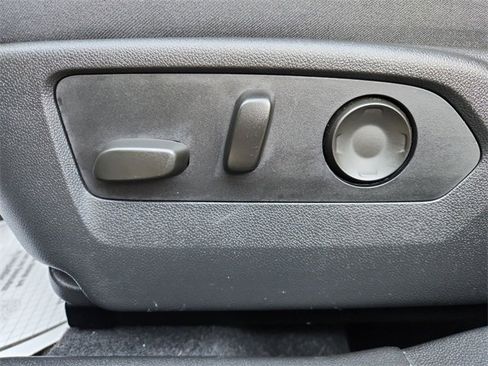 Used 2021 Buick Envision Essence w/ Sport Touring Package image 12