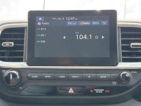 Used 2025 Hyundai Venue SE FWD image 28