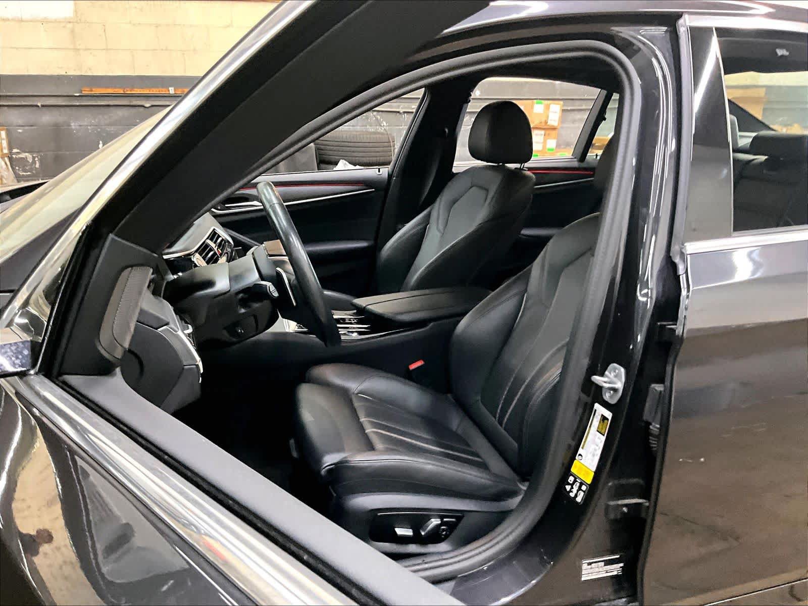 Used 2023 BMW 530i xDrive w/ Executive Package AWD/4WD image 28