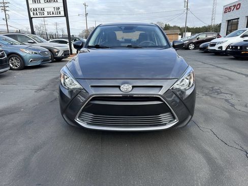 Used 2017 Toyota Yaris iA image 2