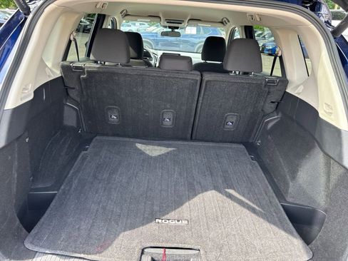 Used 2025 Nissan Rogue SV FWD image 33
