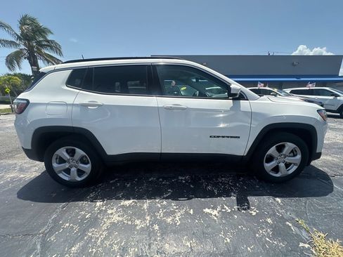 Used 2019 Jeep Compass Latitude FWD image 7