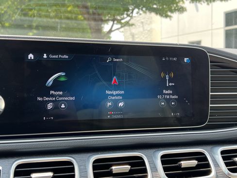 Used 2020 Mercedes-Benz GLS 450 4MATIC image 25