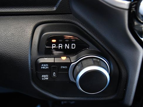 Used 2024 RAM 2500 Big Horn w/ Night Edition AWD/4WD image 32