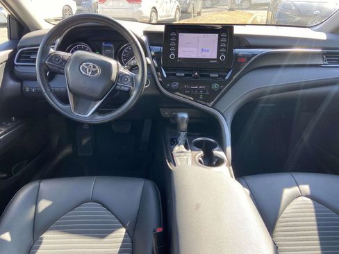 Used 2023 Toyota Camry SE w/ Convenience Package image 10