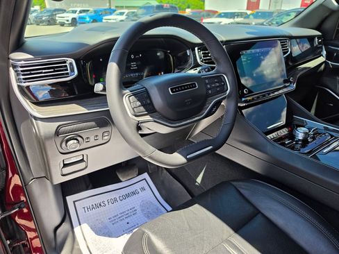 Certified 2022 Jeep Wagoneer Series III w/ Convenience Group I AWD/4WD image 17