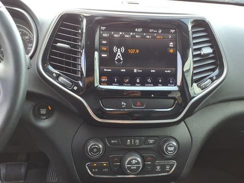 Used 2019 Jeep Cherokee Limited w/ Luxury Group AWD/4WD image 14
