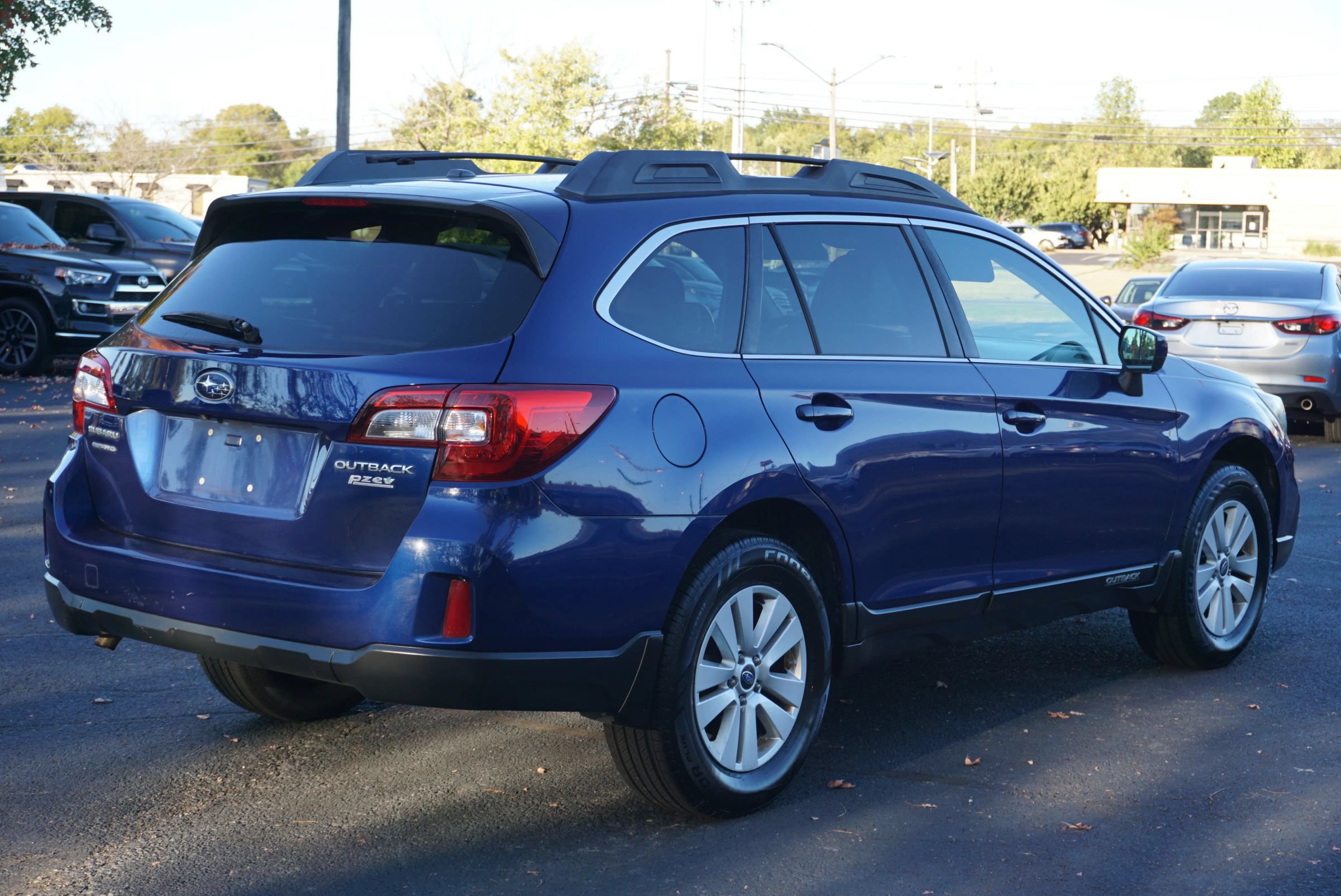 Used 2015 Subaru Outback 2.5i Premium AWD/4WD image 5