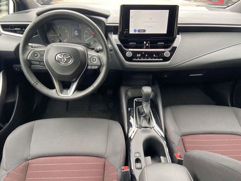 Used 2025 Toyota Corolla SE image 9