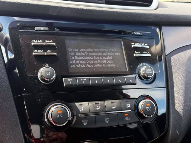 Used 2016 Nissan Rogue SV FWD image 25