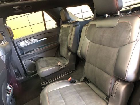 Used 2025 Ford Explorer ST AWD/4WD image 21