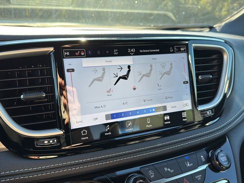 New 2026 Chrysler Pacifica Select w/ S Appearance Package FWD image 19