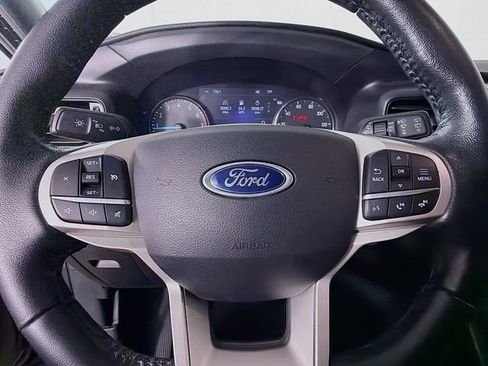 Used 2021 Ford Explorer XLT RWD image 13