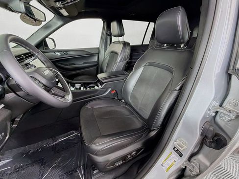 Certified 2023 Jeep Grand Cherokee L Laredo AWD/4WD image 32