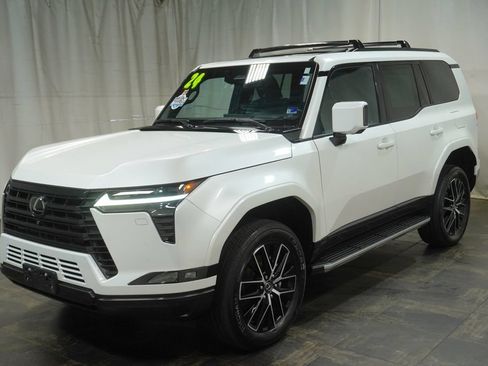 Used 2024 Lexus GX 550 w/ Accessory Package (Z1) AWD/4WD image 2
