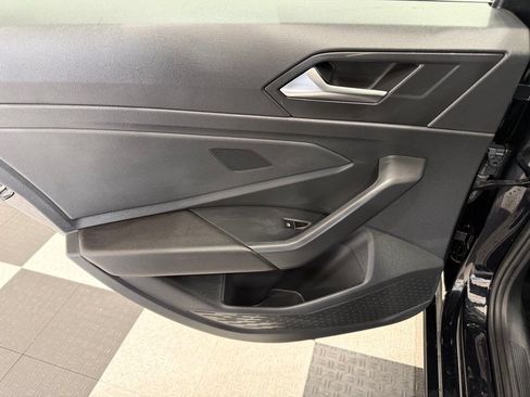 Used 2024 Volkswagen Jetta SE FWD image 19