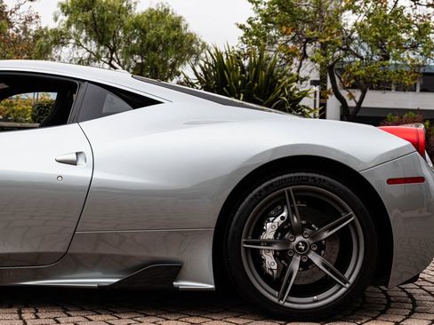 Used 2014 Ferrari 458 Speciale Coupe RWD image 26