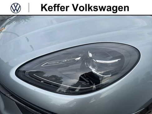 Used 2022 Porsche Macan S AWD/4WD image 9