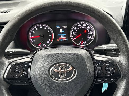 Used 2020 Toyota RAV4 LE image 19