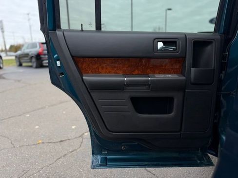 Used 2011 Ford Flex Limited w/ Rapid Spec Order Code image 16