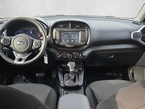Used 2020 Kia Soul LX image 17