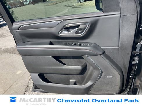 Used 2022 Chevrolet Suburban RST AWD/4WD image 35