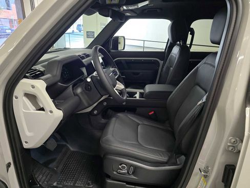 New 2026 Land Rover Defender 130 X-Dynamic SE AWD/4WD image 22