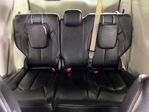 Used 2019 Chrysler Pacifica Touring-L FWD image 44