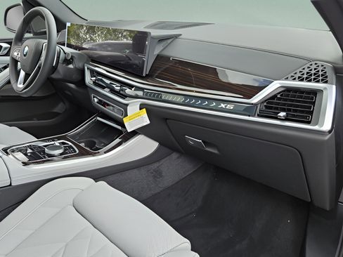 New 2026 BMW X5 sDrive40i w/ Premium Package image 23