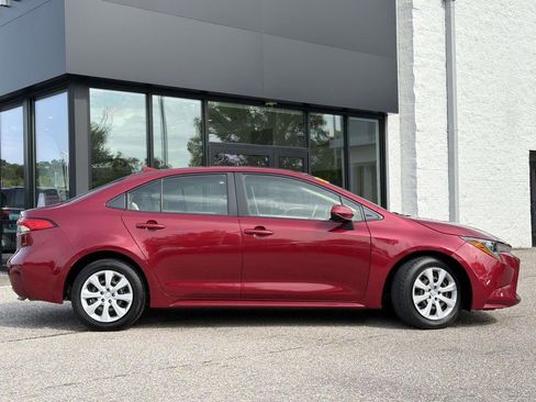 Used 2022 Toyota Corolla LE FWD image 31