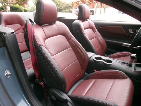 Used 2025 Ford Mustang GT Premium RWD image 18