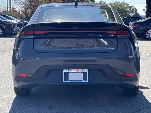 Used 2024 Toyota Prius LE image 3
