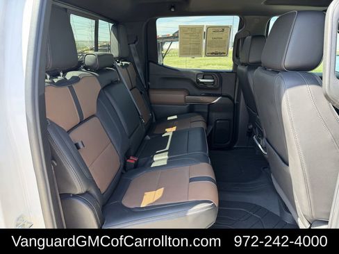 Used 2022 Chevrolet Silverado 1500 High Country w/ Technology Package AWD/4WD image 36