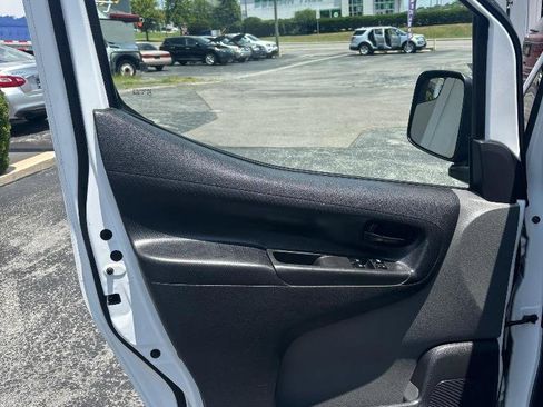 Used 2018 Nissan NV200 S image 11