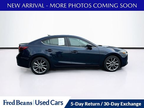Used 2018 MAZDA MAZDA3 Grand Touring FWD image 9