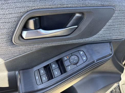 Used 2023 Nissan Rogue SV image 22