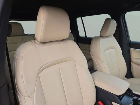 New 2026 Jeep Grand Cherokee Limited AWD/4WD image 32