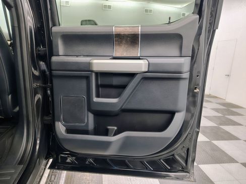 Used 2022 Ford F250 Lariat w/ Chrome Package image 16