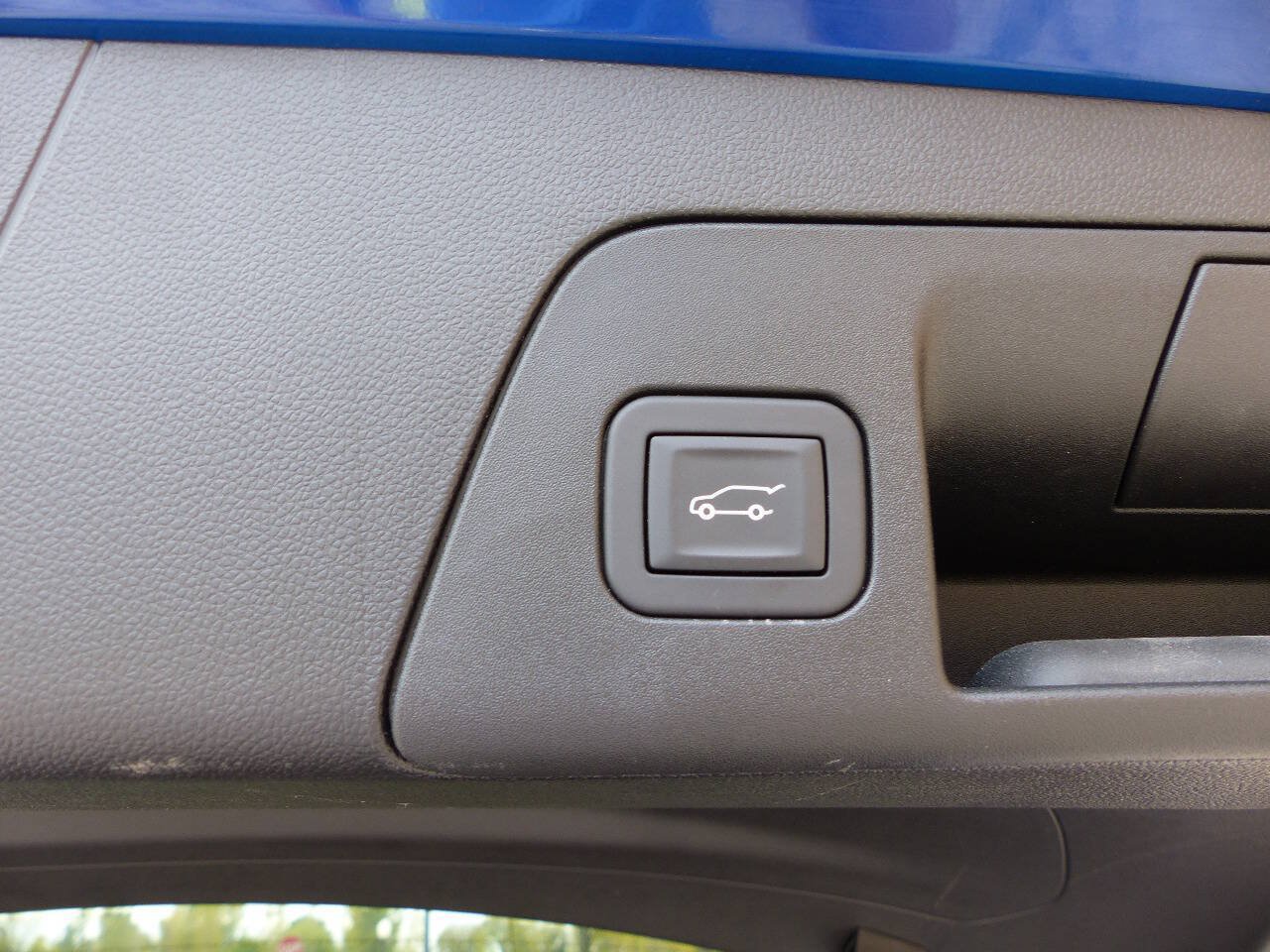 Used 2025 Buick Envision Avenir AWD/4WD image 50
