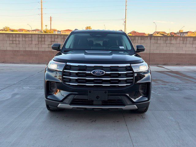 Used 2025 Ford Explorer Active RWD image 4