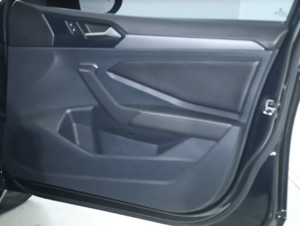 Used 2024 Volkswagen Jetta SE FWD image 34