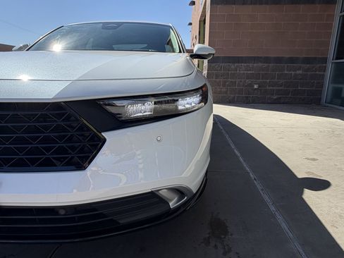 Used 2024 Honda Accord Touring image 11