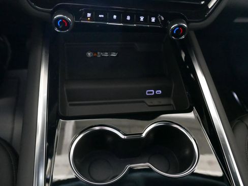 Used 2025 Chevrolet Suburban High Country AWD/4WD image 45